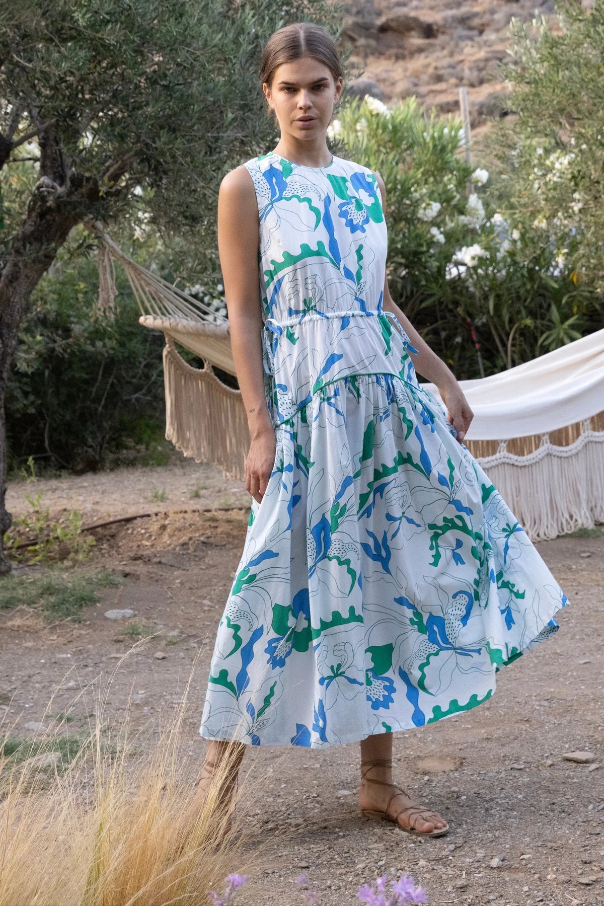 Green Sleeveless Piped Maxi Dress L Green Sleeveless Piped Maxi Dress L